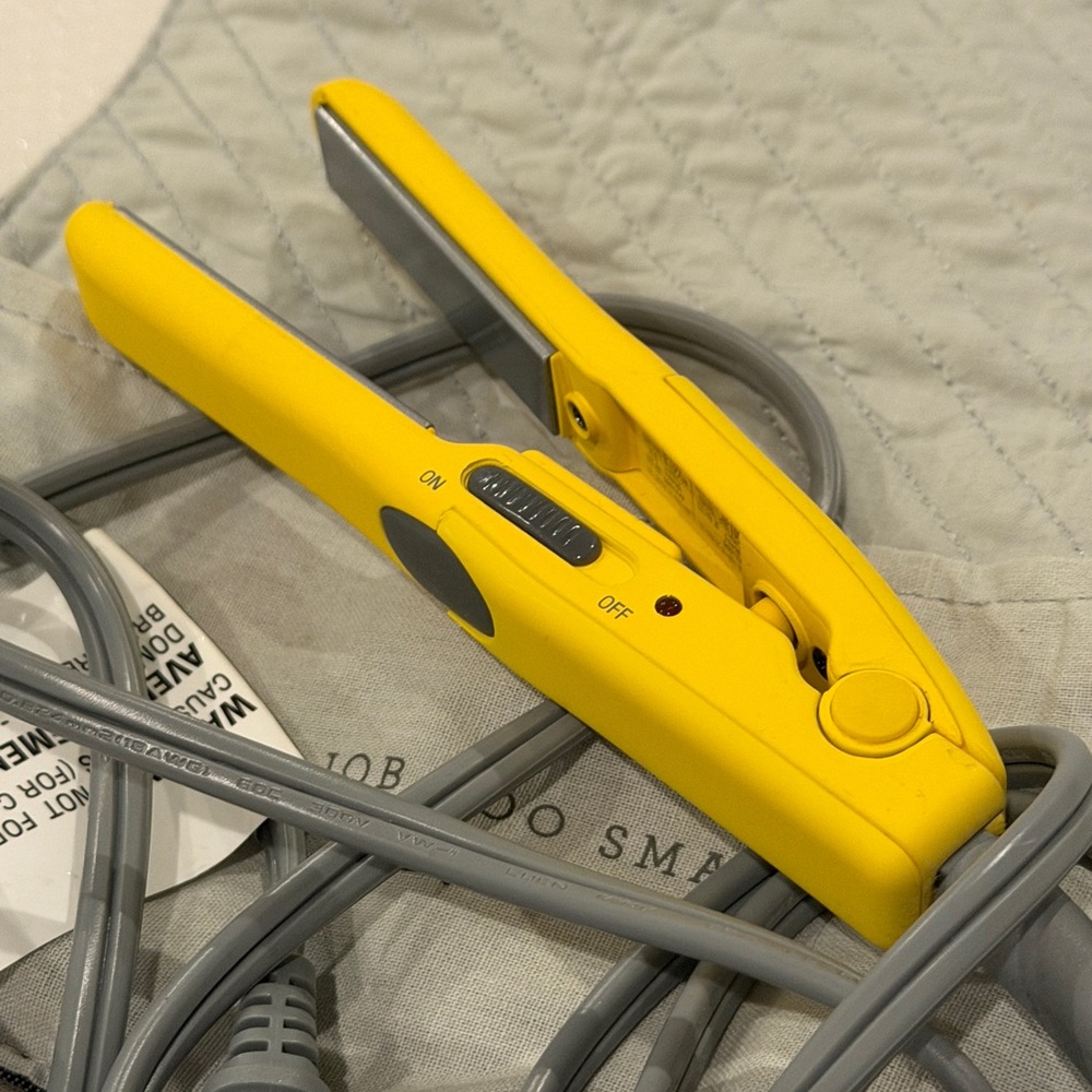 Drybar The Tress Press Straightening Iron - Mini Travel Iron